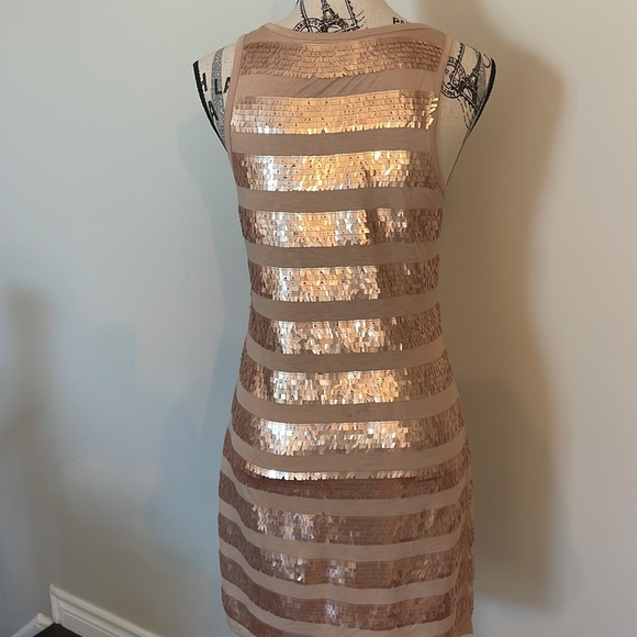MICHAEL KORS GOLD SEQUENCE DRESS - Picture 4 of 6